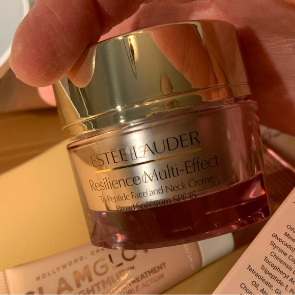 Estée Lauder Bag With Full Size Samples NWT - Picture 4 of 11